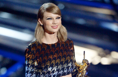 Serba Retro di MV Baru Taylor Swift 'Wildest Dream'