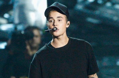 Tampilkan 'What Do You Mean?' di MTV VMA 2015, Justin Bieber Nangis di Panggung