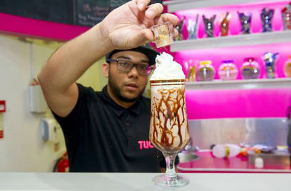 Nikmatnya Milkshake dengan Taburan Emas 22 Karat, Mau?