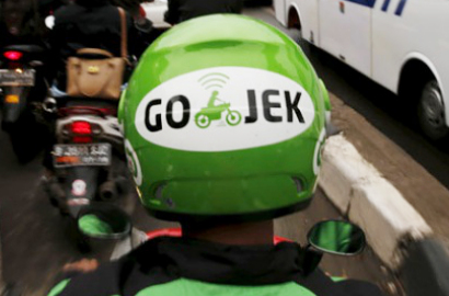 Pensiunan Pemain Timnas Lamar Jadi Driver Go-Jek, Beneran?