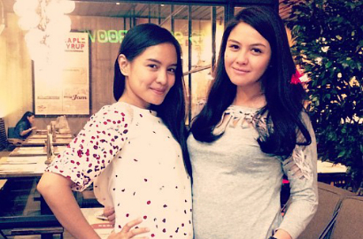 Revalina S. Temat dan Intan Nuraini Kompak Pamer Pose Perut Buncit