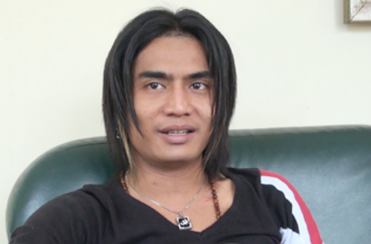Digugat Cerai, Charly Malah Unggah Video Mesra Bareng Istri
