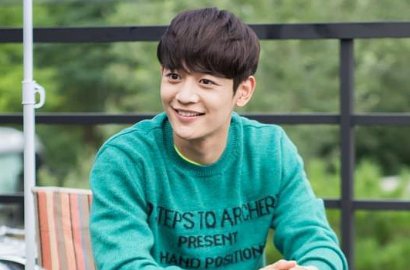 Minho SHINee Peluk 2 Cewek di Teaser 'Because It's the First Time', Siapa?