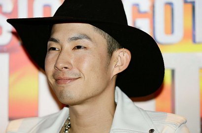 Super Kocak, Intip Aksi Vanness Wu Nyamar Jadi Om-Om Botak Berjenggot