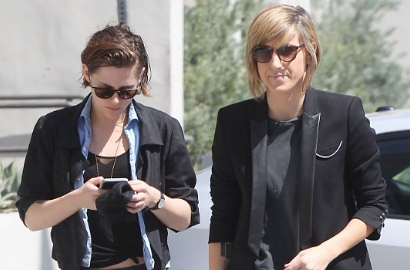 Keceplosan Bilang Kangen 'Istri', Kristen Stewart Sudah Nikahi 'Ceweknya'?