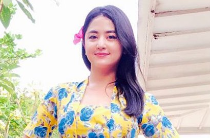 Dihujat Netter Gara-Gara Foto Belahan Dada, Ini Kata Dewi Persik