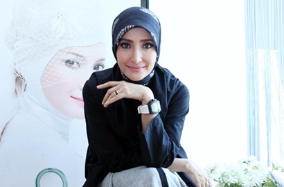 Inneke Koesherawati Ngaku Ngga Bisa Jauh dari Lipstik, Kenapa?