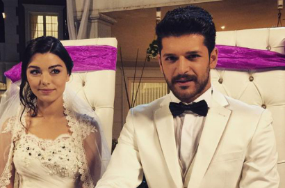 Emre Kivilcim 'Selim' Cium Gulcin Tuncok 'Zeynep' Elif, Beneran Pacaran?