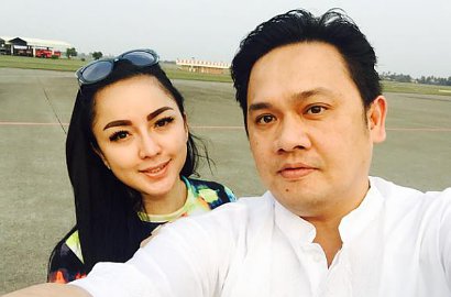 Regina dan Farhat Abbas Sudah Tak Serumah Lagi?