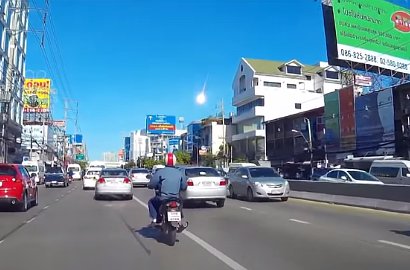 Bola Api Misterius Terlihat di Langit Bangkok