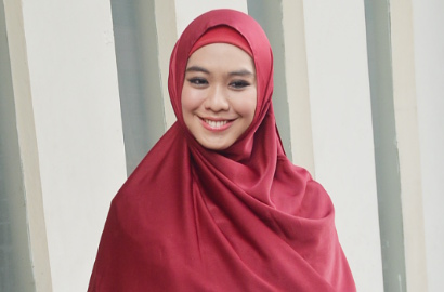 Hamil 5 Bulan, Oki Setiana Dewi Pamer Foto USG Janin di Instagram