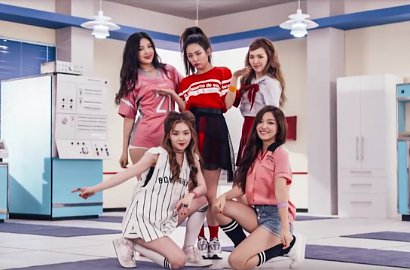 Lucunya Red Velvet Jadi Boneka Kembar Lucu di MV 'Dumb Dumb'