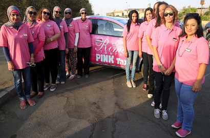 Pink Taxi, Taksi Khusus dari Perempuan untuk Perempuan di Kairo