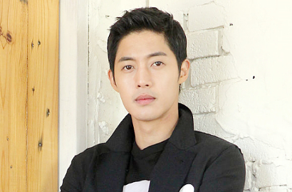 Mantan Pacar Melahirkan, Kim Hyun Joong Tak Libur Wamil Karena Kabur?