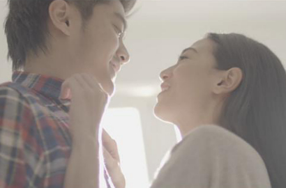 Makin Mesra, Boy William-Ully Triani Pegangan Tangan di Poster 'Stay With Me'