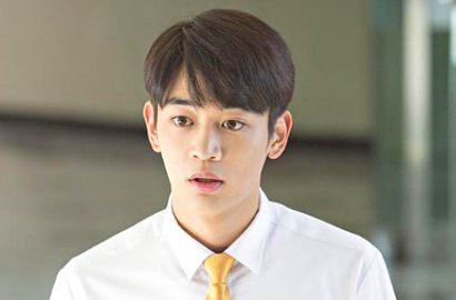 Minho Pamer Phone Case Suho EXO di Syuting 'Because It's the First Time'