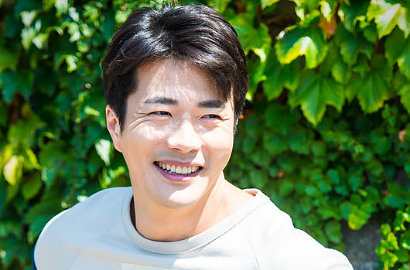 Wah, Kwon Sang Woo Ternyata Doyan Cuci Piring di Rumah