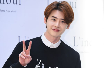 Bukan dengan Park Shin Hye, Lee Jong Suk Pilih Rayakan Ultah Bareng Fans