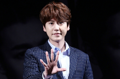 Jadi Jomblo, Ini Ekspresi Kyuhyun SuJu Saat Iri Lihat Pasangan Mesra-Mesraan
