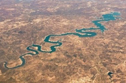 Foto Sungai di Portugal Ini Gegerkan Warga Tiongkok