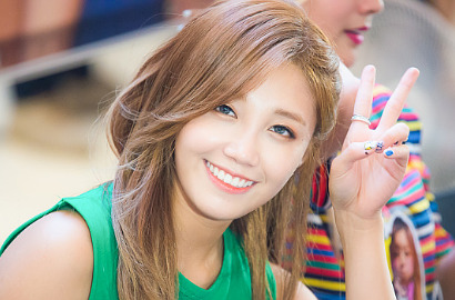 Sedang Ujian, Eun Ji A Pink Males Sekolah di Teaser 'Cheer Up'