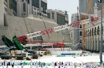 Dikira Buatan Tiongkok, Crane Roboh di Mekah Ternyata Produk Jerman