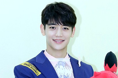 Minho SHINee Gandeng Cewek di 'The First Time', Sahabat Atau Pacar?