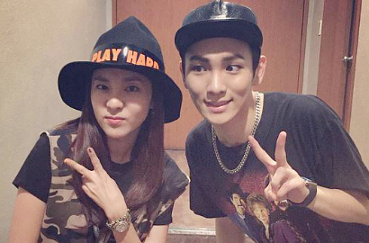 Ketemu di Acara Fashion, Dara 2NE1 dan Key SHINee Pamer Selfie