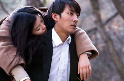 Son Ho Joon Lakoni Karakter Berbeda di Film 'Joy'