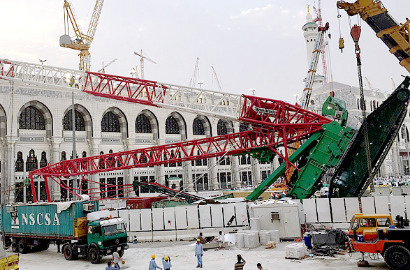 Minta Disiapkan Baju Putih Semua, Firasat dari Korban Crane Mekah?