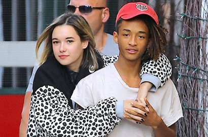 Tak Hanya Curi Dompet Hermes, Pacar Jaden Smith Juga Pernah Foto Topless?