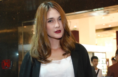 Luna Maya Klarifikasi Kabar Pernikahannya Akan Disiarkan TV