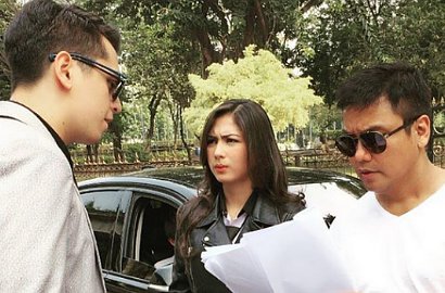 Sutradara Pamer Video Trailer 'GGS 2' Jessica Mila Hadang Mobil Pakai Motor