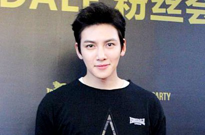 Pose Keren di Video Iklan, Ji Chang Wook Siap Bikin Fans Meleleh
