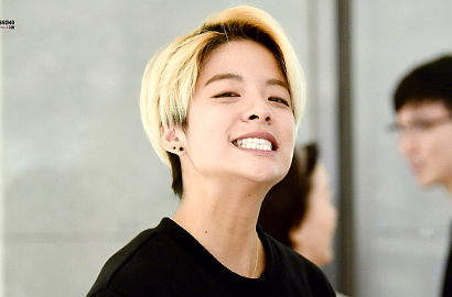 Dapat Kue Ultah dari SM, Amber Malah Bikin Ngakak dengan Pose Kocak