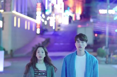 Waduh, Jung Ryeo Won Pegang Pantat Lee Dong Wook di Video Teaser 'Bubblegum'