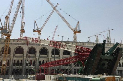 CNN Beri Penjelasan Dibalik Ambruknya Crane di Mekkah