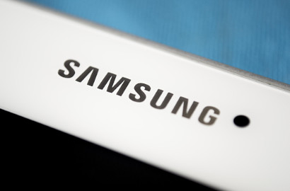 Samsung Dikabarkan Bakal Rilis Smartphone Layar Lipat di 2016