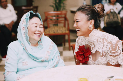 Kebaya Agnes Monica Disebut Mirip Punya Julia Perez, Kembaran?