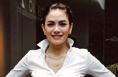 Seksinya Nikita Mirzani Latihan Pole Dance Bareng Vicky Burky cs
