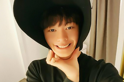 SBS Rilis Foto Resmi Sungjae BTOB Pakai Baju Polisi di 'Village', Fans Meleleh