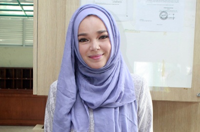 Promosi Film 'Air Mata Surga', Dewi Sandra Gelar Pengajian