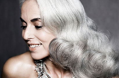 Intip Rahasia Yasmina Rossi, Model Hermes 59 Tahun yang Awet Muda