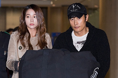 Aktor Hollywood Pamer Foto Bareng Lee Byung Hun dan Istri, Netter Tanggapi Sinis