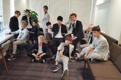 Baru Debut, Grup Rookie Seventeen Berhasil Juarai Billboard World Albums