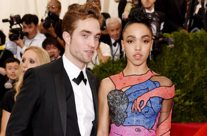 Setelah Tunda Pernikahan, Robert Pattinson dan FKA Twigs Akhiri Pertunangan?
