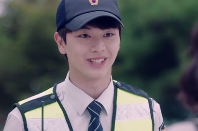 Ketemu Moon Geun Young, Sungjae Dipukuli dan Disiram Air di Teaser 'Village'
