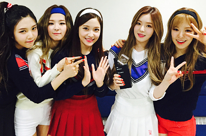 Red Velvet Cover 'Twinkle' Taetiseo, Bagusan Mana?