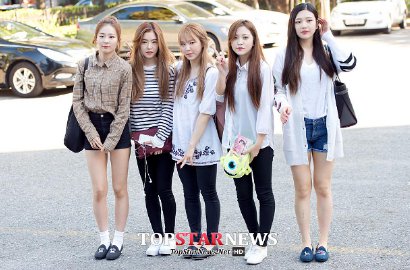 Intip Kocaknya Kaki Seksi 'Burung Unta' Red Velvet di 'Weekly Idol'