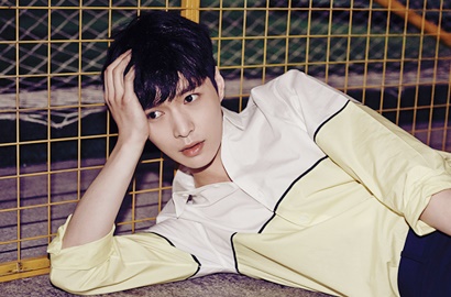 Lucu, Lay EXO Mendadak Hamil di Poster Karakter 'Oh My God'